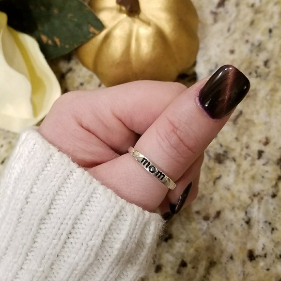 💖 New MOM Silver Ring!! Perfect Gift!!! 💖 - Picture 2 of 4